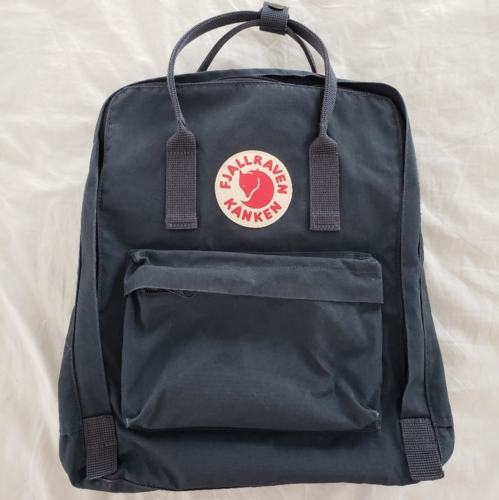 Fjallraven Kanken Classic Backpack - Navy